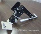 Lot: 12-7-4438: (1) Haag-Streit Bern Manual Tonometer 