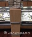 Lot: 15-3-7583: (1) Jewelry Display Case Jewerly  Cases 