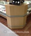 Lot: 15-3-7583: (1) Jewelry Display Case Jewerly  Cases 