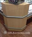 Lot: 15-3-7583: (1) Jewelry Display Case Jewerly  Cases 