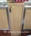 Lot: 15-3-7583: (1) Jewelry Display Case Jewerly  Cases 