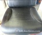 Lot: 15-7-8874: (1) Burton XL-3300 
