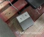 Lot: 15-7-9493: (1) Topcon OC-2200 