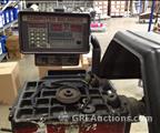 Lot: 15-3-9585: (1) Coats 950 Electric Wheel Balancer 