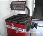 Lot: 15-3-11567: (1) Coats 950 Electric Wheel Balancer 